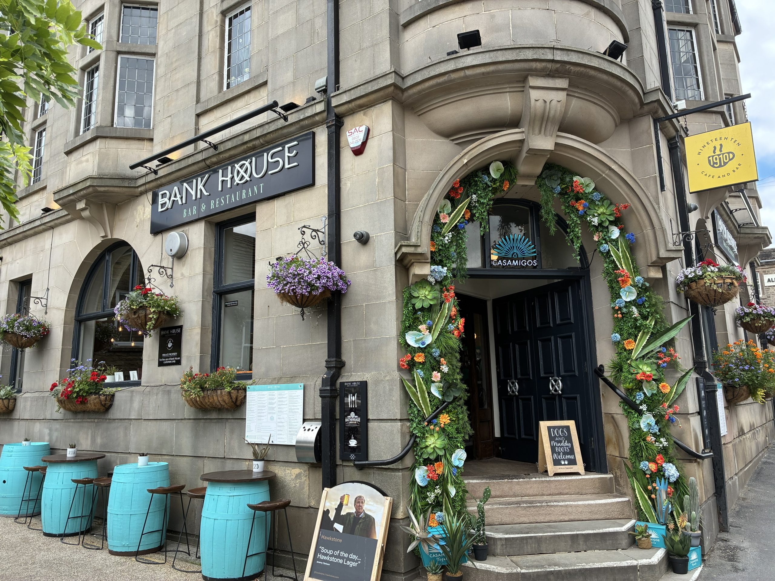 Your Guide to Hathersage – Bank House, a popular restaurant and bar in the centre of Hathersage.