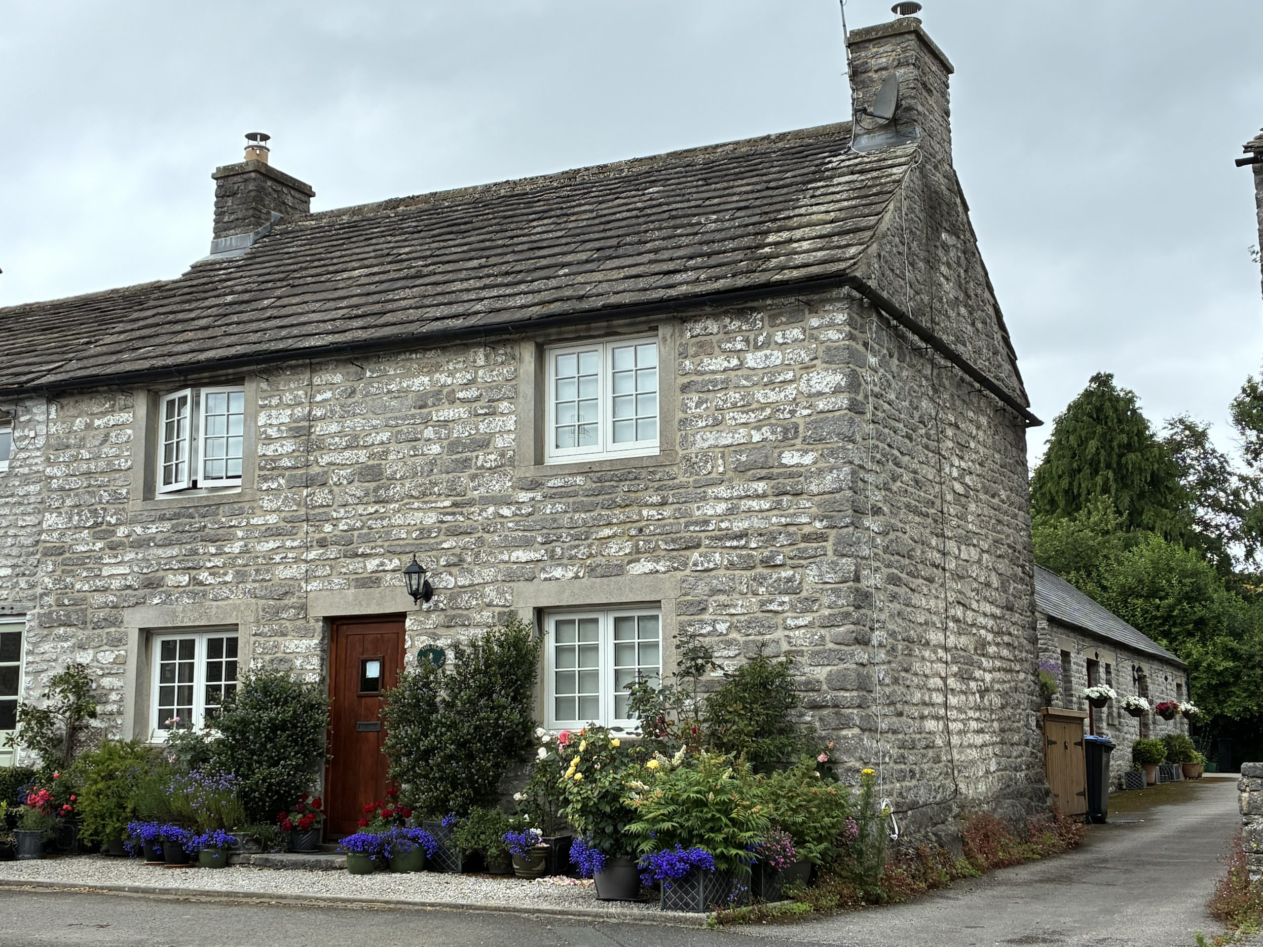 Explore the White Peak – Traditional limestone cottage in the picturesque village of Monyash, Peak District.
