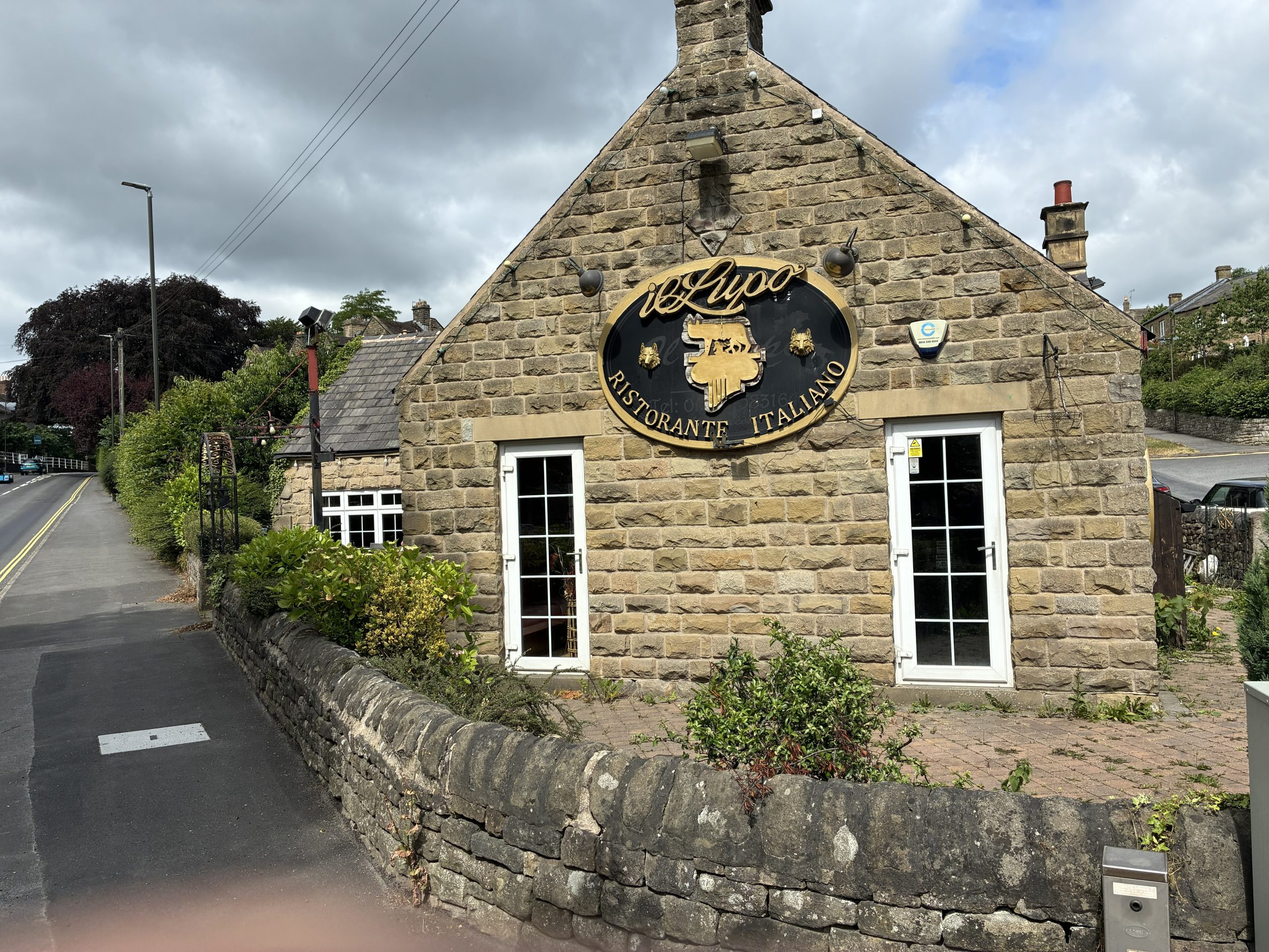 Your Guide to Baslow – Il Lupo, a popular Italian restaurant in the heart of Baslow.
