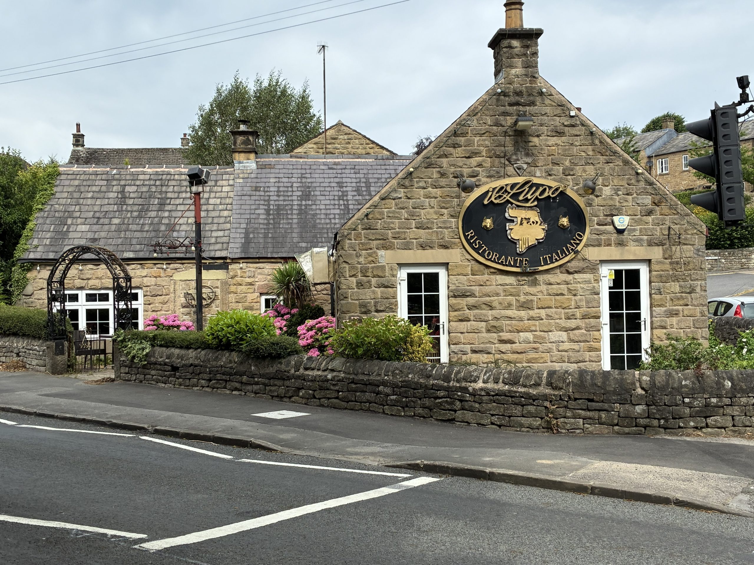 Il Lupo Italian restaurant in Baslow, Peak District